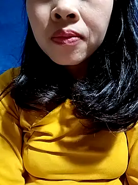 Snapshot of Hana_love20 chatting on 03/01/25, 12:01 Hana love20 online show from 03/01/25, 12:01