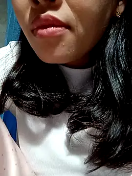 Snapshot of Hana_love20 chatting on 03/02/25, 12:32 Hana love20 online show from 03/02/25, 12:32