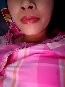 Snapshot of Hana_love20 chatting on 03/03/25, 01:31 Hana love20 online show from 03/03/25, 01:31