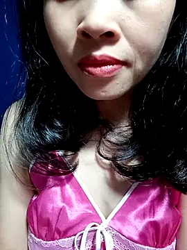 Snapshot of Hana_love20 chatting on 03/05/25, 06:44 Hana love20 online show from 03/05/25, 06:44