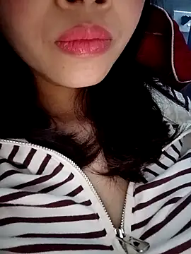 Snapshot of Hana_love20 chatting on 03/12/25, 09:35 Hana love20 online show from 03/12/25, 09:35