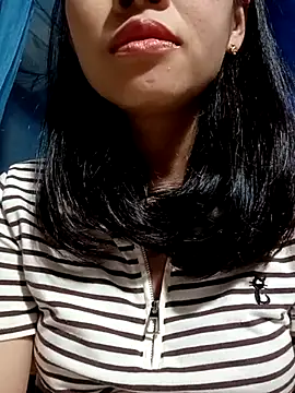 Snapshot of Hana_love20 chatting on 03/13/25, 07:42 Hana love20 online show from 03/13/25, 07:42