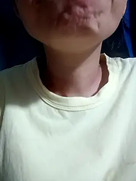 Snapshot of Hana_love20 chatting on 09/28/25, 08:31 Hana love20 online show from 09/28/25, 08:31