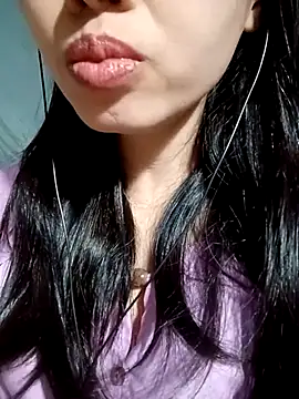 Snapshot of Hana_love20 chatting on 10/22/25, 05:08 Hana love20 online show from 10/22/25, 05:08