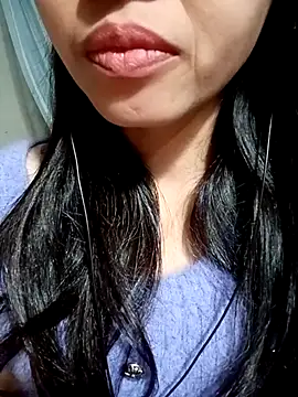 Snapshot of Hana_love20 chatting on 10/24/25, 05:04 Hana love20 online show from 10/24/25, 05:04