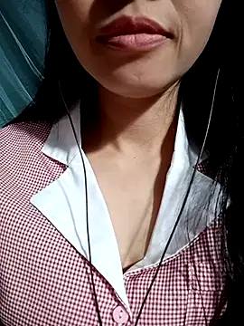 Snapshot of Hana_love20 chatting on 10/25/25, 06:10 Hana love20 online show from 10/25/25, 06:10