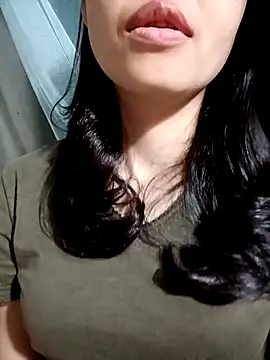 Snapshot of Hana_love20 chatting on 10/26/25, 12:44 Hana love20 online show from 10/26/25, 12:44