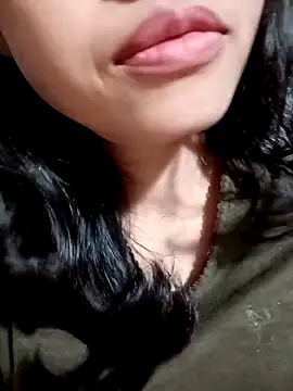 Snapshot of Hana_love20 chatting on 10/27/25, 05:00 Hana love20 online show from 10/27/25, 05:00