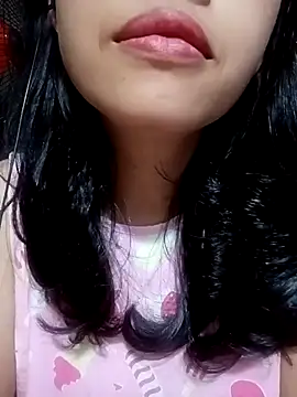 Snapshot of Hana_love20 chatting on 10/29/25, 06:31 Hana love20 online show from 10/29/25, 06:31