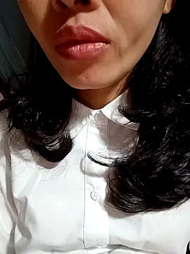 Snapshot of Hana_love20 chatting on 11/04/25, 05:06 Hana love20 online show from 11/04/25, 05:06