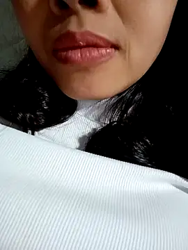 Snapshot of Hana_love20 chatting on 11/14/25, 04:55 Hana love20 online show from 11/14/25, 04:55