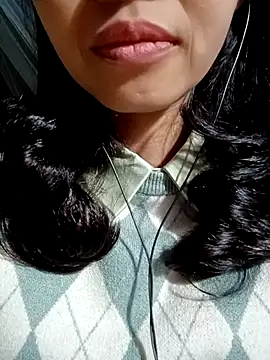 Snapshot of Hana_love20 chatting on 11/19/25, 06:02 Hana love20 online show from 11/19/25, 06:02