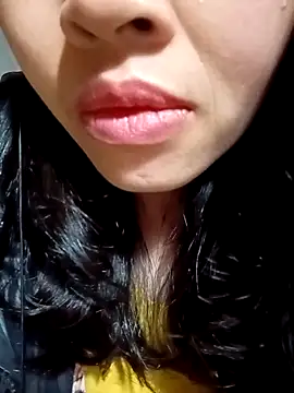 Snapshot of Hana_love20 chatting on 11/19/25, 07:36 Hana love20 online show from 11/19/25, 07:36