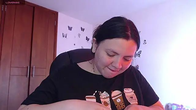 Snapshot of Sarahros1 chatting on 09/11/25, 07:47 Sarahros1 online show from 09/11/25, 07:47