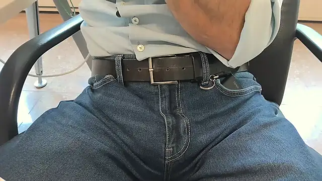 alessandroman2114 online show from 10/13/25, 10:26