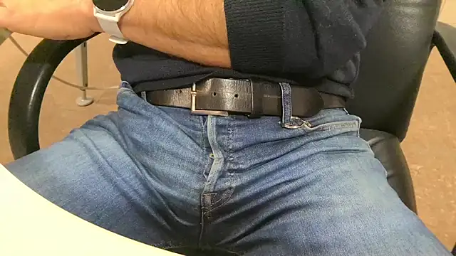 alessandroman2114 online show from 11/27/25, 05:04