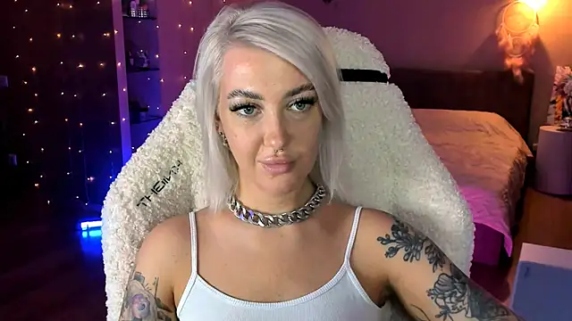 tykioty Miley online show from 10/31/25, 01:12