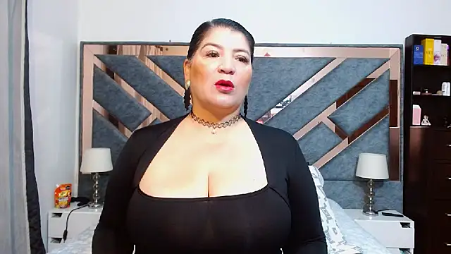 KarlaTesg online show from 09/19/25, 09:22