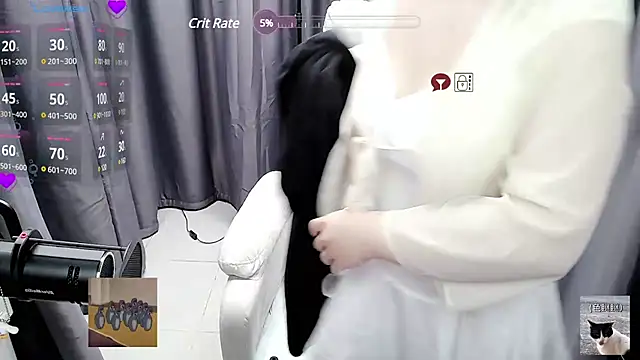 Snapshot of CryKuro_ chatting on 12/07/24, 08:05 CryKuro online show from 12/07/24, 08:05