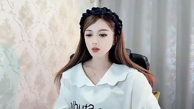 Snapshot of VIWVI chatting on 01/18/25, 12:15 VIWVI online show from 01/18/25, 12:15