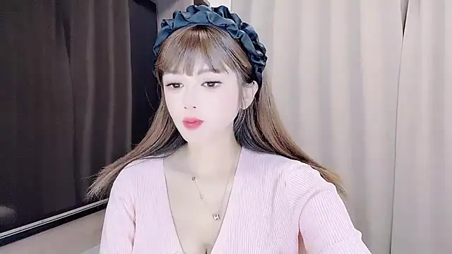 Snapshot of VIWVI chatting on 10/13/25, 04:56 VIWVI online show from 10/13/25, 04:56