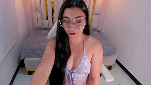 Karla hernandez  online show from 02/28/25, 11:14