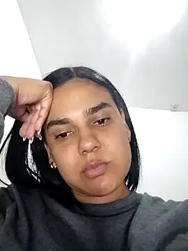 AntonellaShot online show from 10/05/25, 10:02