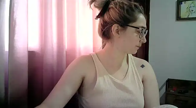 Snapshot of katy_pp chatting on 01/10/25, 04:41 katy pp online show from 01/10/25, 04:41