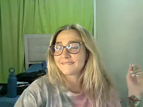 Snapshot of katy_pp chatting on 10/13/25, 11:05 katy pp online show from 10/13/25, 11:05