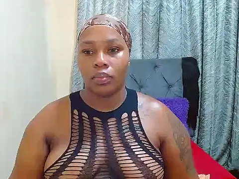 Snapshot of curvycloe1 chatting on 12/24/24, 06:22 curvycloe1 online show from 12/24/24, 06:22