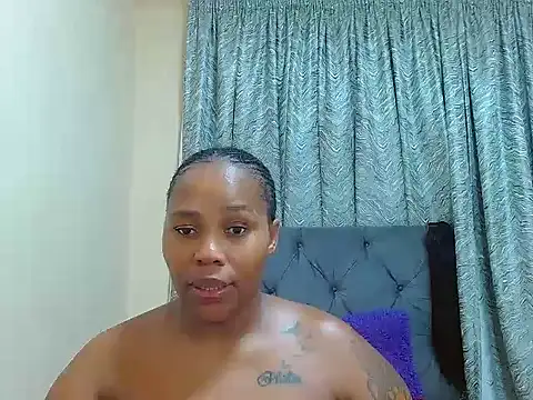 Snapshot of curvycloe1 chatting on 02/03/25, 08:13 curvycloe1 online show from 02/03/25, 08:13