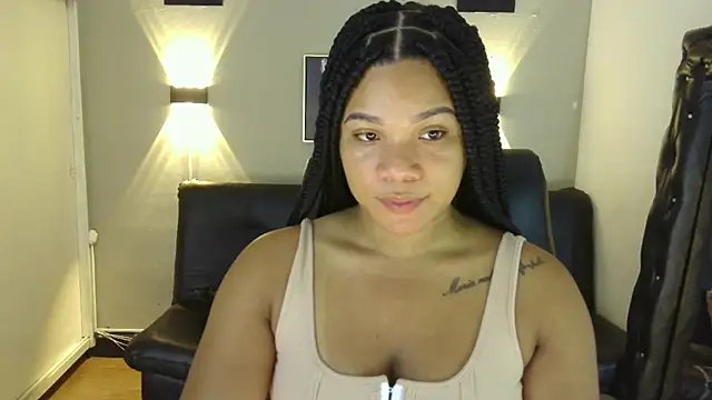 Snapshot of ashley_Tompson1 chatting on 12/14/24, 12:12 ashley Tompson1 online show from 12/14/24, 12:12