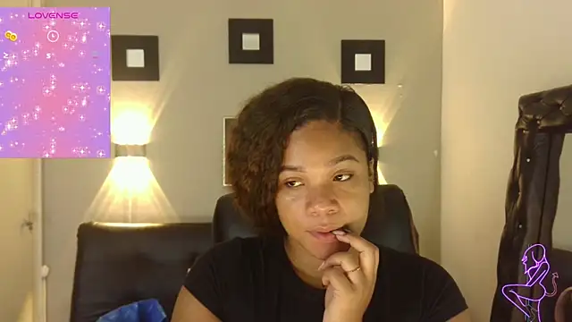 Snapshot of ashley_Tompson1 chatting on 02/10/25, 12:18 ashley Tompson1 online show from 02/10/25, 12:18