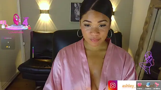 Snapshot of ashley_Tompson1 chatting on 03/21/25, 06:40 ashley Tompson1 online show from 03/21/25, 06:40