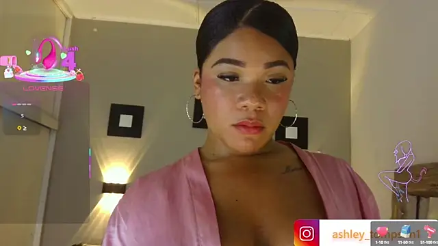 Snapshot of ashley_Tompson1 chatting on 03/22/25, 06:25 ashley Tompson1 online show from 03/22/25, 06:25
