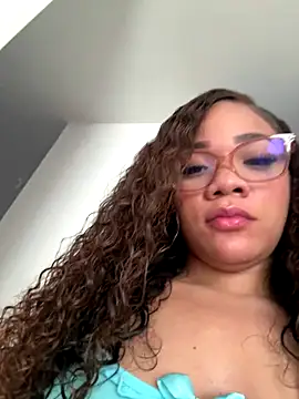 Snapshot of ashley_Tompson1 chatting on 09/19/25, 12:28 ashley Tompson1 online show from 09/19/25, 12:28