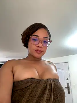Snapshot of ashley_Tompson1 chatting on 10/04/25, 12:14 ashley Tompson1 online show from 10/04/25, 12:14