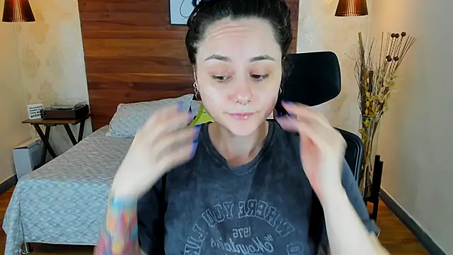 KatherineBond online show from 03/01/25, 07:37