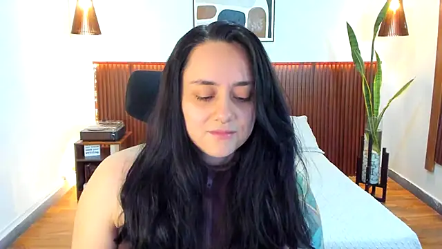 KatherineBond online show from 10/30/25, 07:25