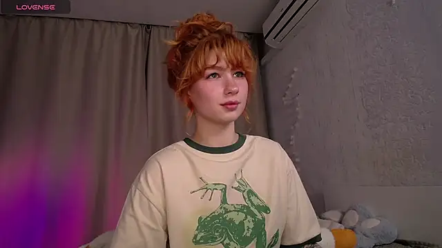 Evaa Moonn  online show from 11/19/25, 12:32