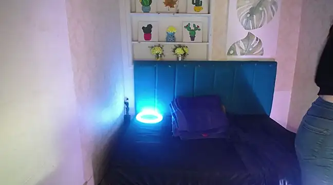 AnnaliOlsenX online show from 02/12/25, 02:10