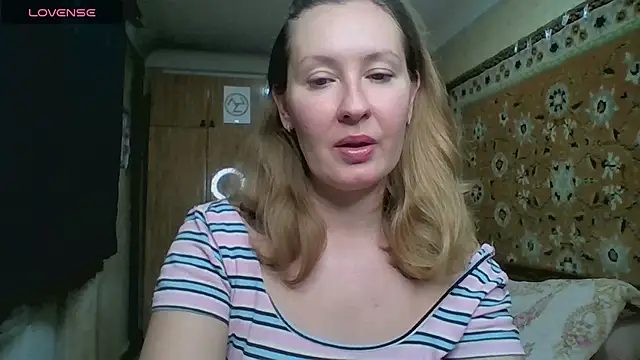 Snapshot of AnnaXLovers chatting on 11/20/25, 12:27 AnnaXLovers online show from 11/20/25, 12:27