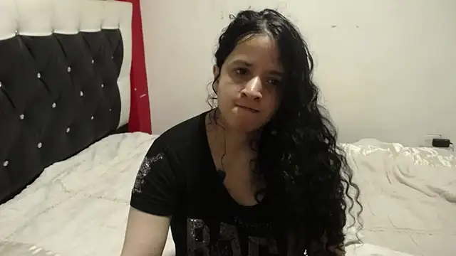 Katty Bones online show from 10/21/25, 04:13