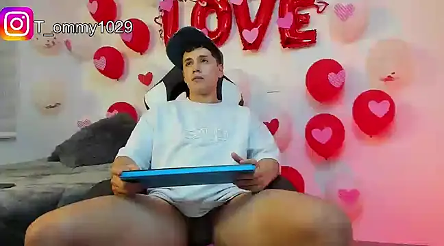 Snapshot of Tommy_Jos chatting on 02/16/25, 07:37 Tommy Jos online show from 02/16/25, 07:37