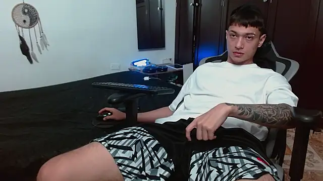 aaron blug online show from 10/19/25, 02:12