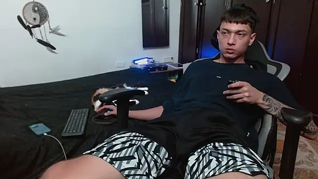 aaron blug online show from 10/24/25, 10:28