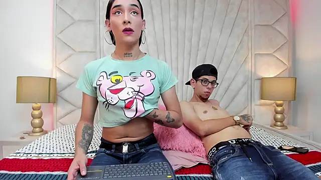 Snapshot of Derek_and_Skarlet chatting on 02/28/25, 06:31 Derek and Skarlet online show from 02/28/25, 06:31