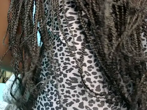 medinahswee online show from 10/21/25, 04:24