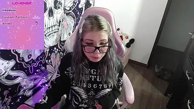 Snapshot of GamerCarrie chatting on 02/20/25, 11:54 GamerCarrie online show from 02/20/25, 11:54