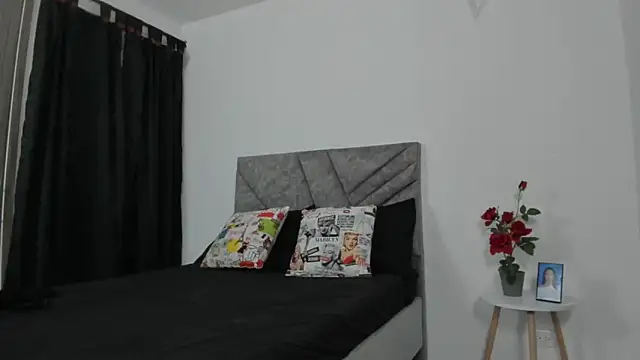 brittanypalmer2023 online show from 11/07/25, 02:17